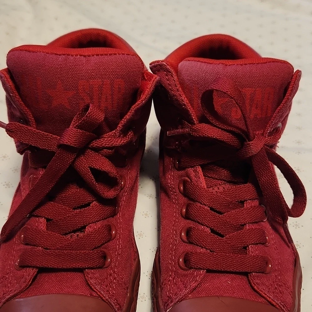 Converse All Star red canvas high-top high guard lace up sneakers junior size 4